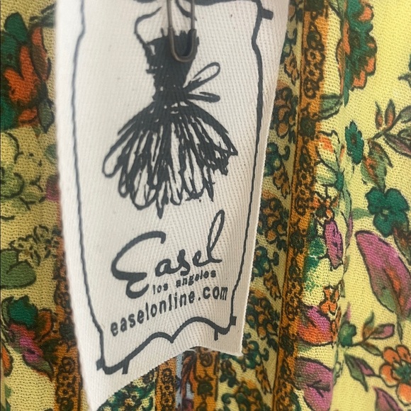 Easel “Secret Garden” Floral Off-Shoulder Maxi Dress 🌼 - Picture 3 of 11